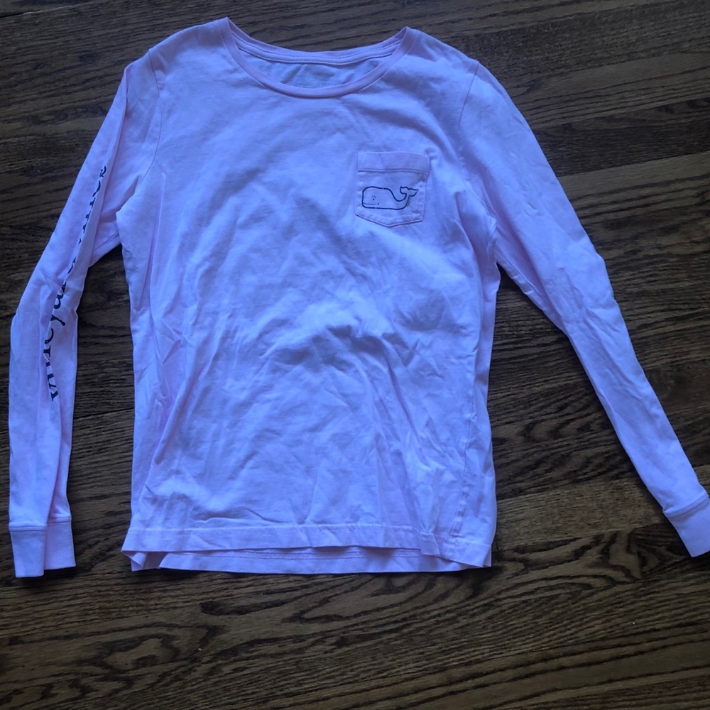 Woman’s long sleeve Vineyard Vines tshirt